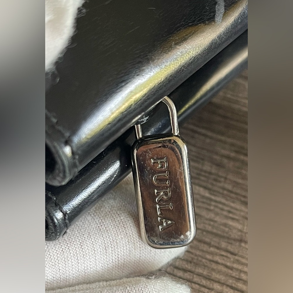 ❌SOLD ❌Vintage Furla Black Patent Leather Shoulder Bag 3 Compartments - Picture 8 of 17